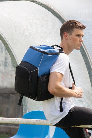 Kimood KI0176 - Recycelter, wasserdichter Sport-Rucksack mit Befestigungsmöglichkeit